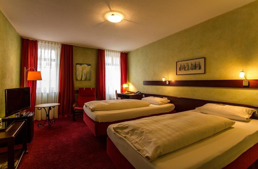 Stadt-Hotel Loerrach Gbr エクステリア 写真