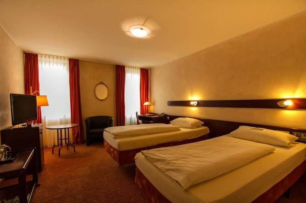 Stadt-Hotel Loerrach Gbr エクステリア 写真